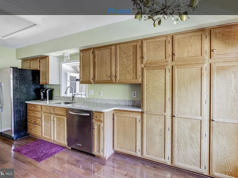 727 Trenton Ave — Photo 6