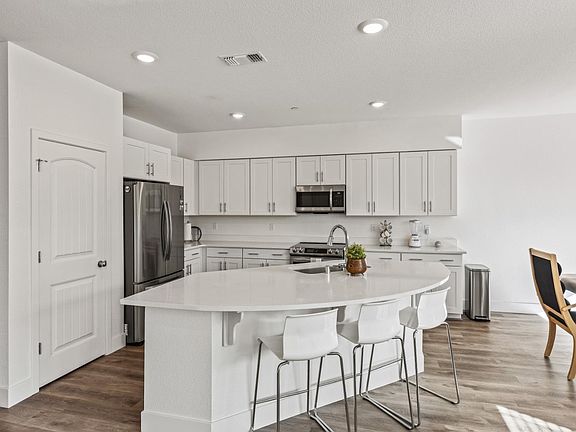5th image of 5301 E Commerce Way Unit 16102