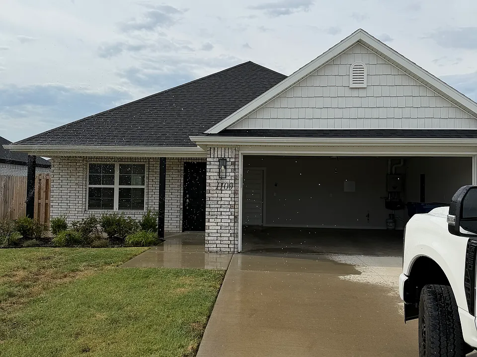 1109 Greendale Ave