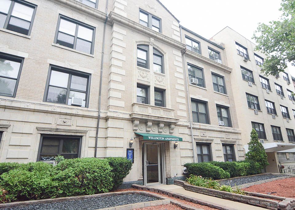 1st image of 540 W Wellington Ave #112