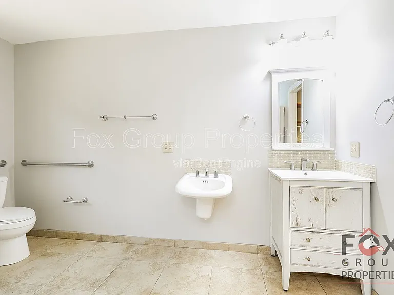 2049 Charlotte Hwy — Photo 19