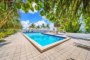 1 bed, 1.0 bath, 500 sqft, $2,300 — Photo 2