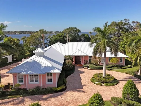 51 N River Rd, Sewalls Pt, FL 34996