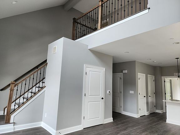 5th image of 104 California Dr #104D