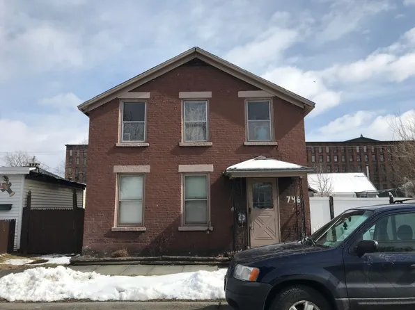 746 1st Ave, Troy, NY 12182
