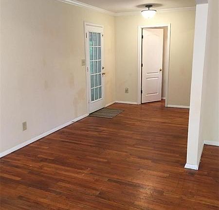 4th image of 840 James St NW