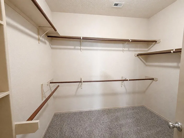 11922 Harristown Dr — Photo 16