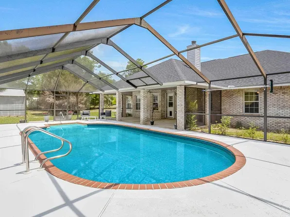 10686 Hatcher St, Milton, FL 32583