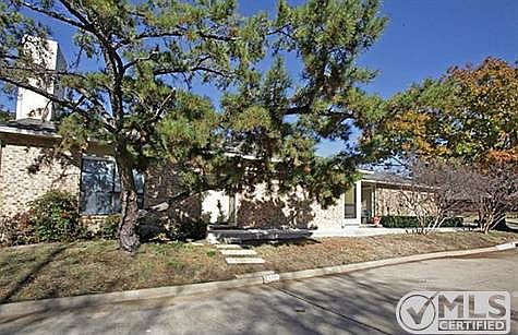 3rd image of 2101 Country Villa Dr