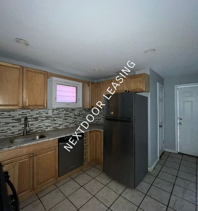 1st image of 12 Meadow St #1M