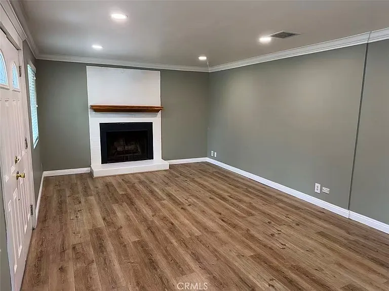 6137 Camellia Ave — Photo 2