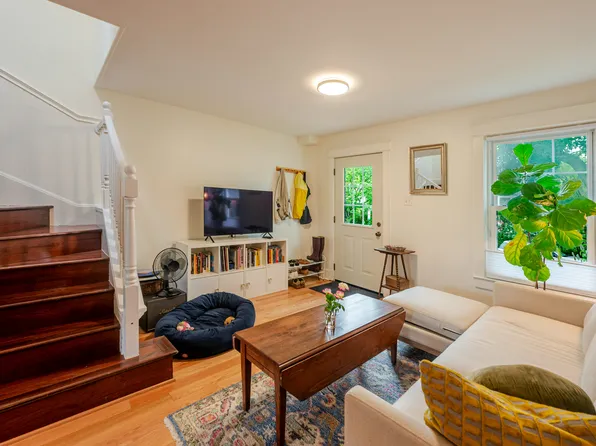 235 17th St SE, Washington, DC 20003