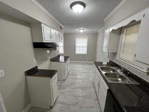 4th image of 1756 Rockdale Ave