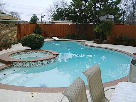 5th image of 302 Marriott Dr