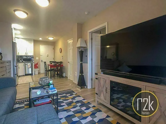 Rented by Realty 2000 Corp | media 5