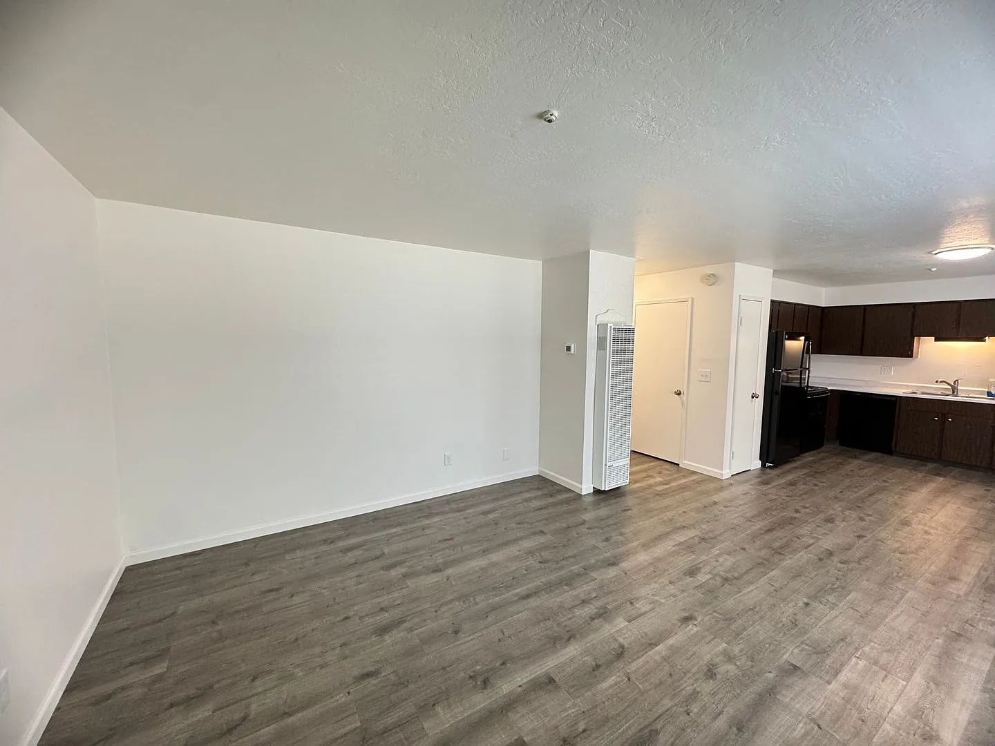 1046 Benton St — Photo 3