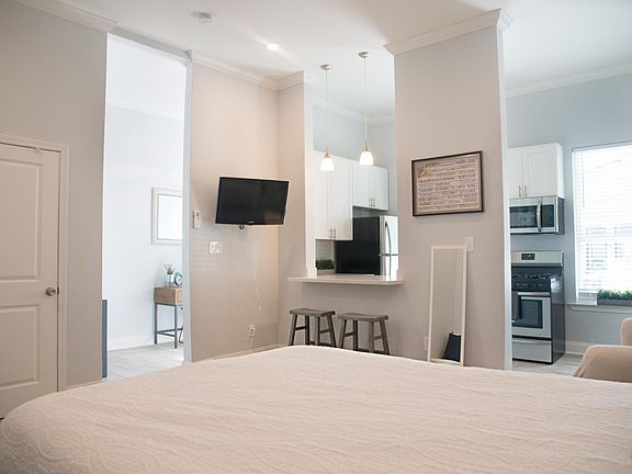 4th image of 1017 4th St APT A