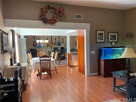 5th image of 863 Canyon View Dr