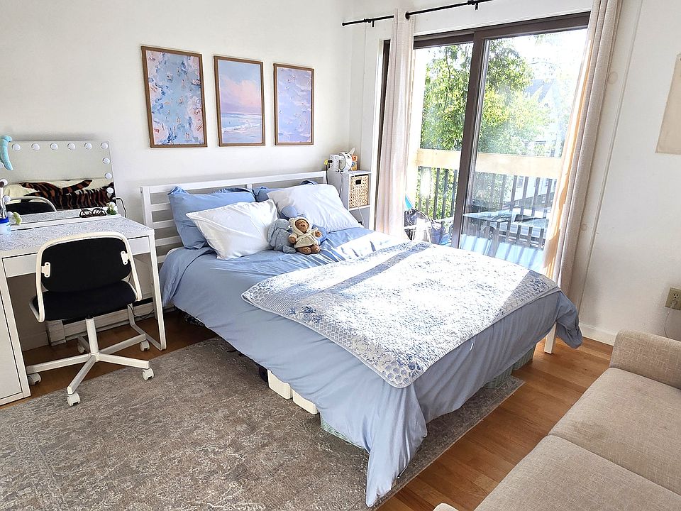 bedroom 1 with balcony