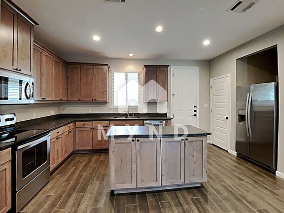 3rd image of 179 Holly St Unit 303