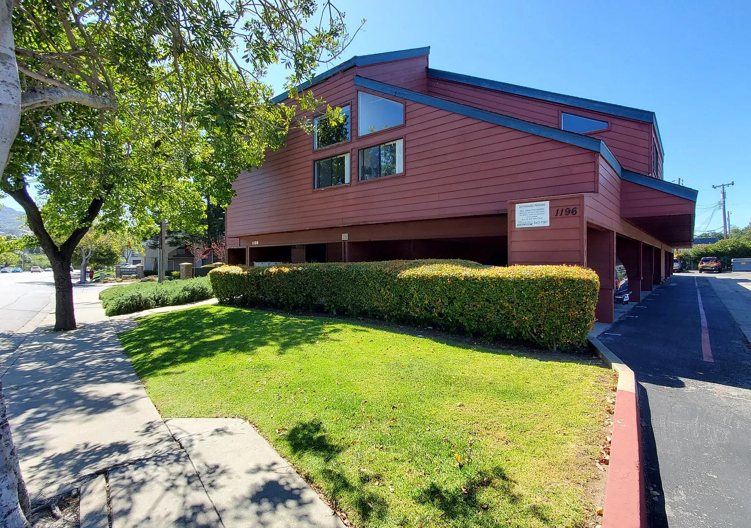 0153 1196 Foothill Blvd. — Photo 3