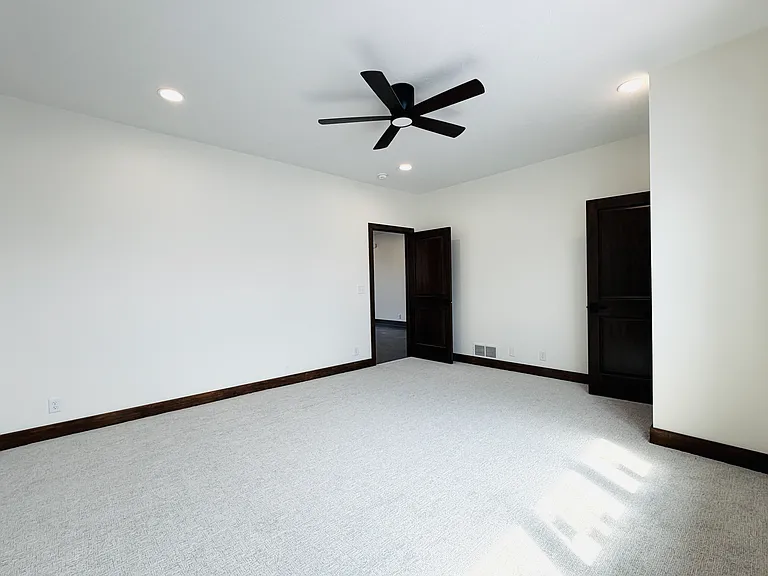 2961 Valley Stream Dr — Photo 44