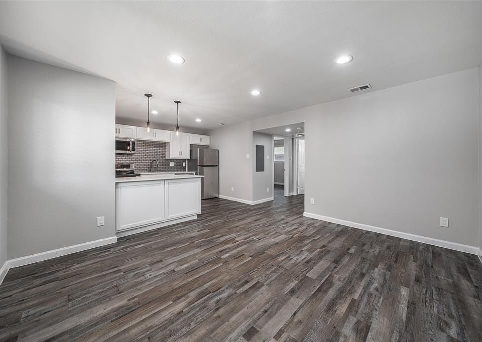 1st image of 4708 San Jacinto St #103
