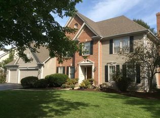 168 Derby Glen Dr, Glen Ellyn, IL