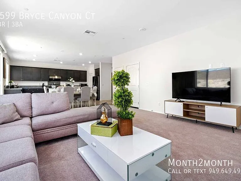 6599 Bryce Canyon Ct — Photo 3