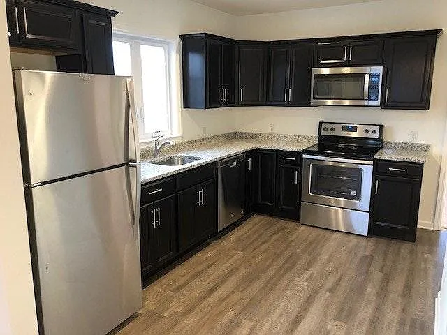 1014 Creger Ave — Photo 2