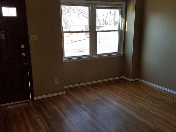 4th image of 10 Saint Martha Ct