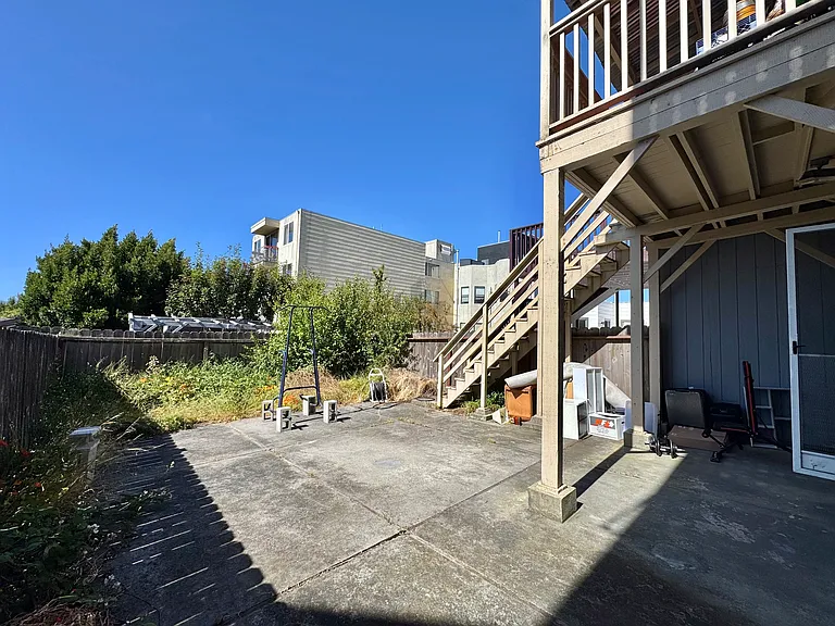 2422 Balboa St — Photo 15