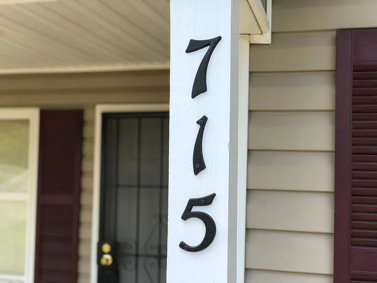 715 Sheridan Ave — Photo 3