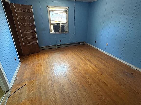 5th image of 1372 Coles Point Rd