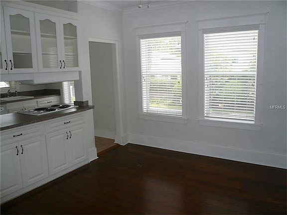 2nd image of 615 Woodlawn Blvd APT 4