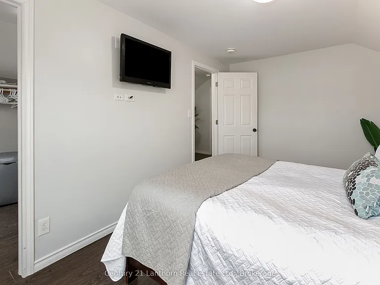 104 Creswell Dr — Photo 15