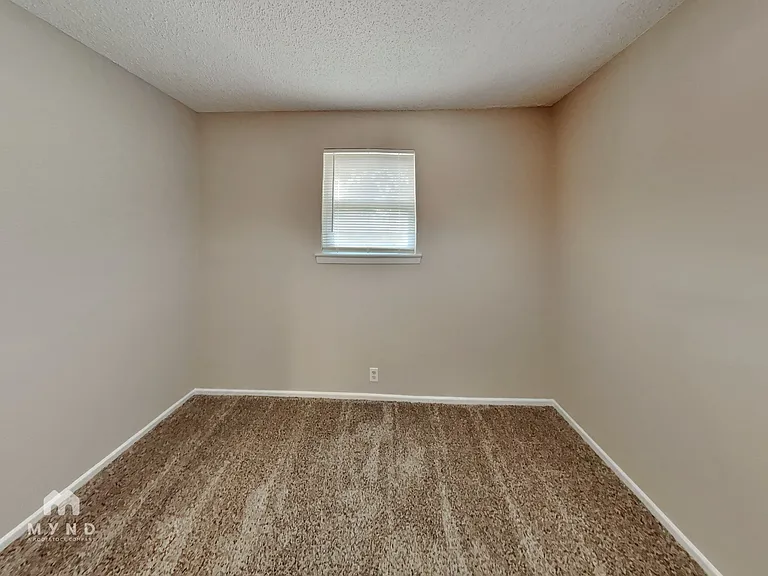 129 NE Michael Dr — Photo 12