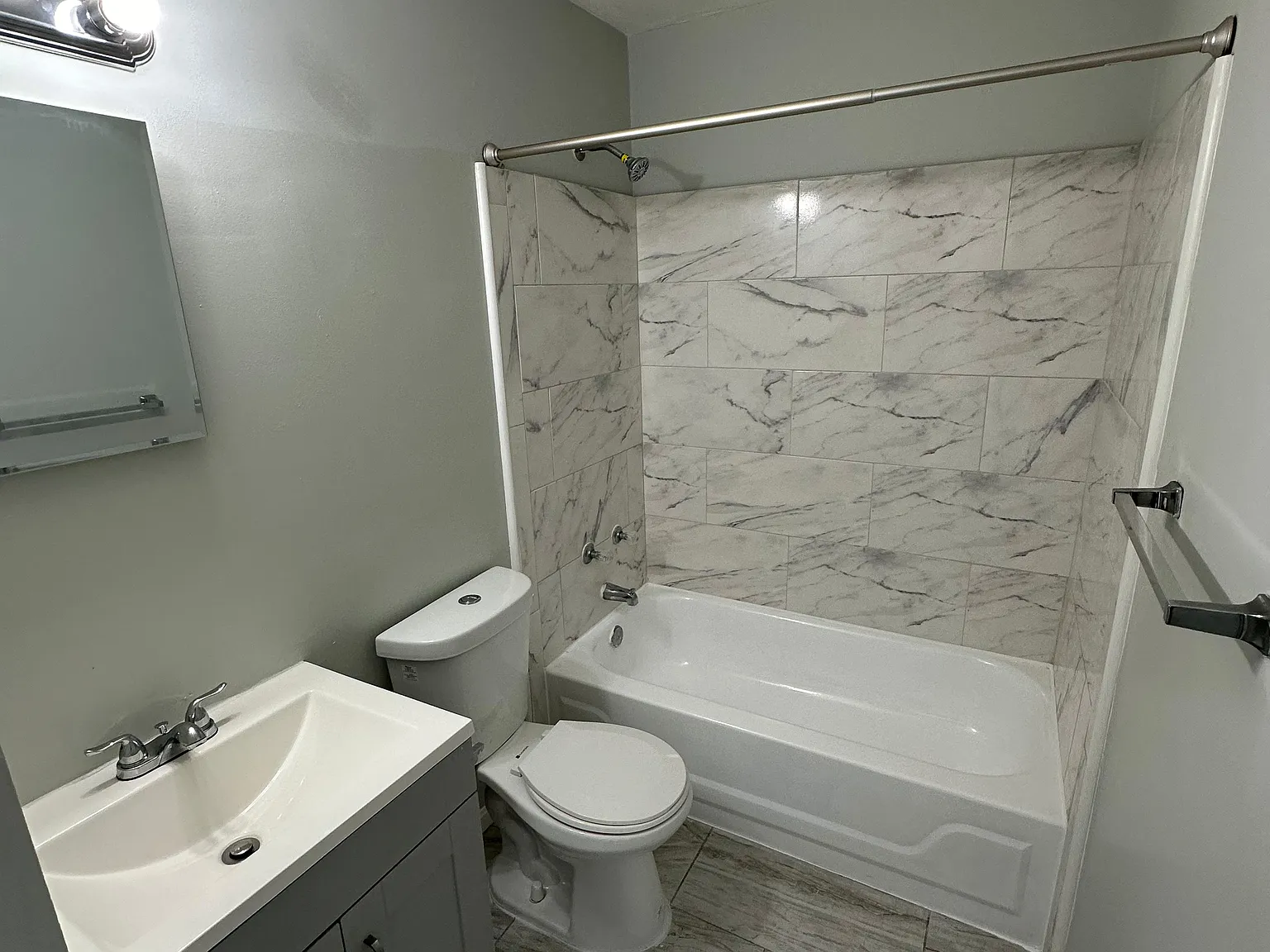 1 bed, 1.0 bath, $1,000 — Photo 2