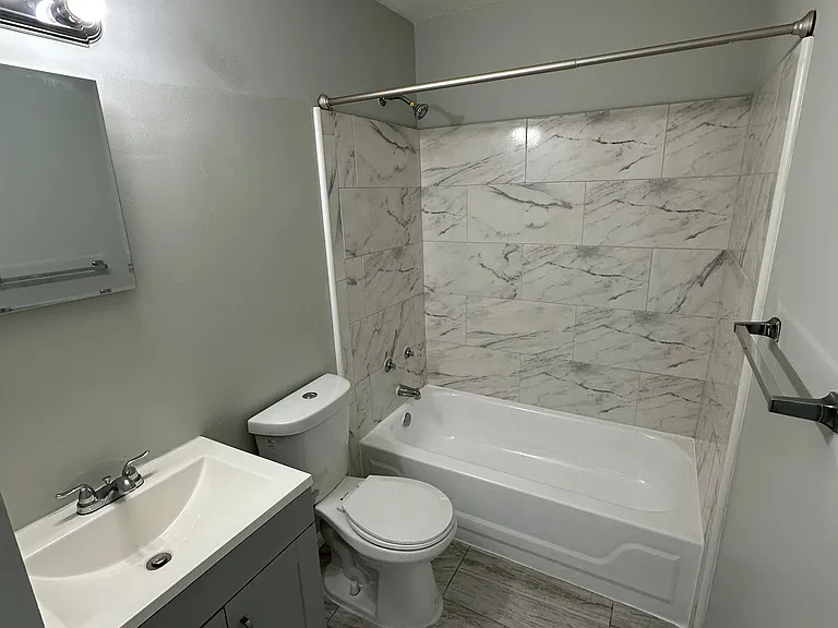 2413-3 Greenmount Ave — Photo 2