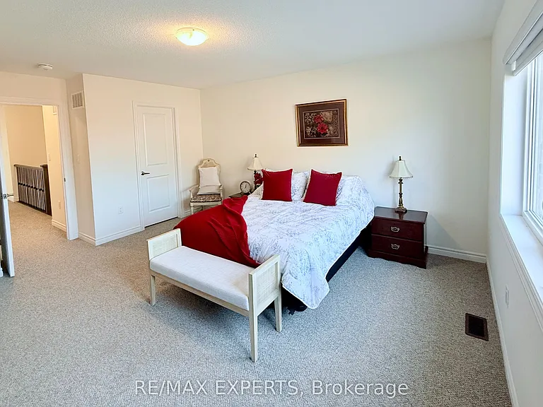 2229 Grainger Loop — Photo 17