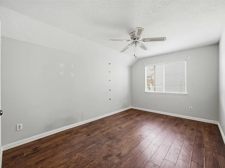 7330 Maple Walk Dr — Photo 27