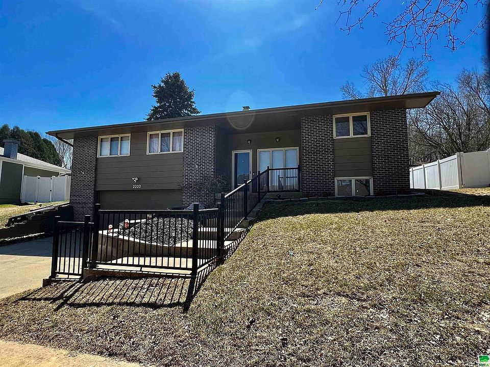 1st image of 3333 Chalet Ct
