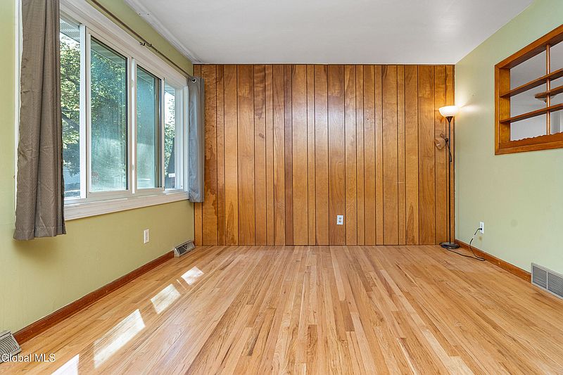 3rd image of 1216 Walnut Avenue