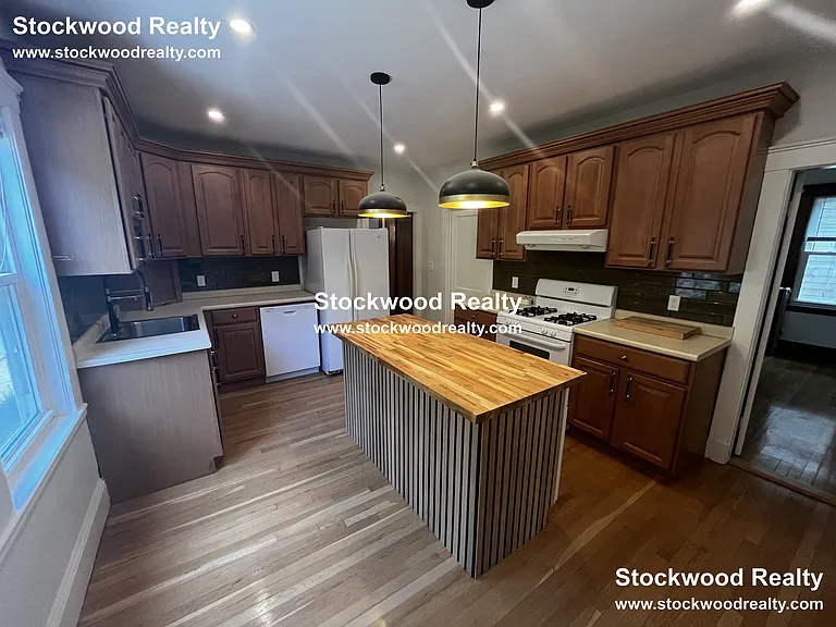 72 Harvest St #1R — Photo 5