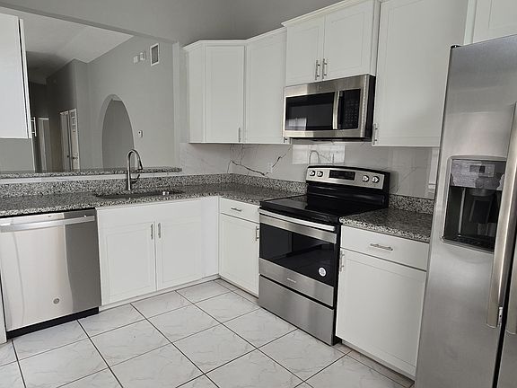 Spacious Kitchen
