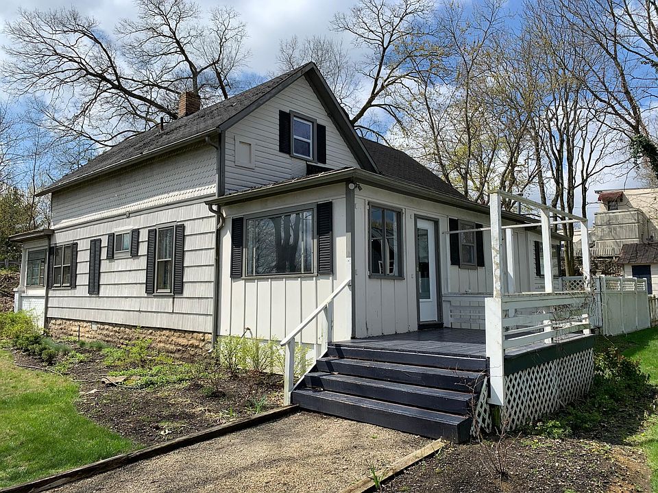 1st image of 40 N Blacksmith Ln