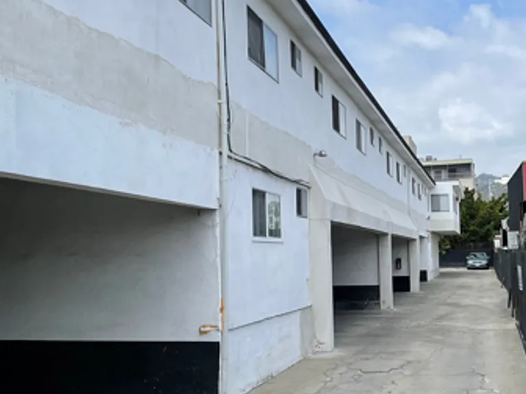 The Nicole Apartments — Photo 12