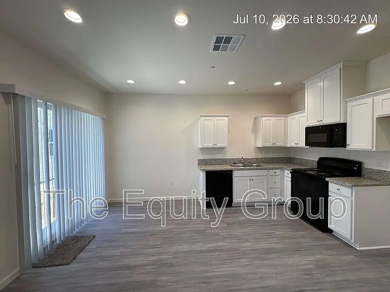 723 S Pinkham #101 — Photo 9
