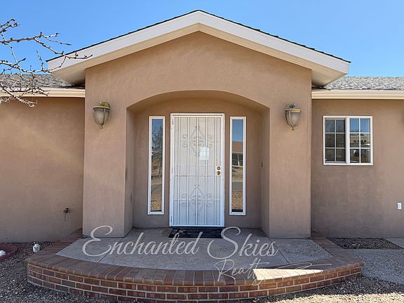 2nd image of 979 Ivory Rd SE