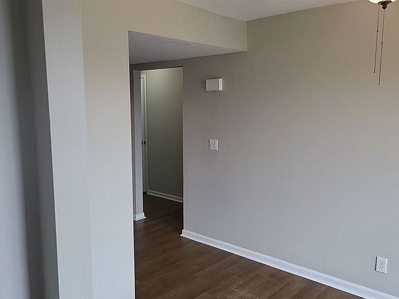 2nd image of 425 Lenney Dr APT 3